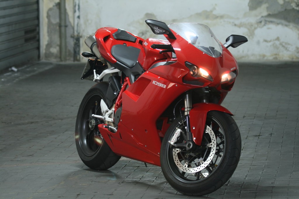 Ducati-1098-3