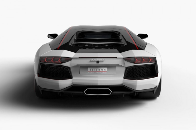Lamborghini-Aventador-Pirelli-4
