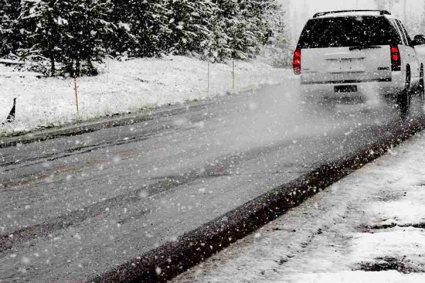5 consigli per guidare sulla neve senza pericoli