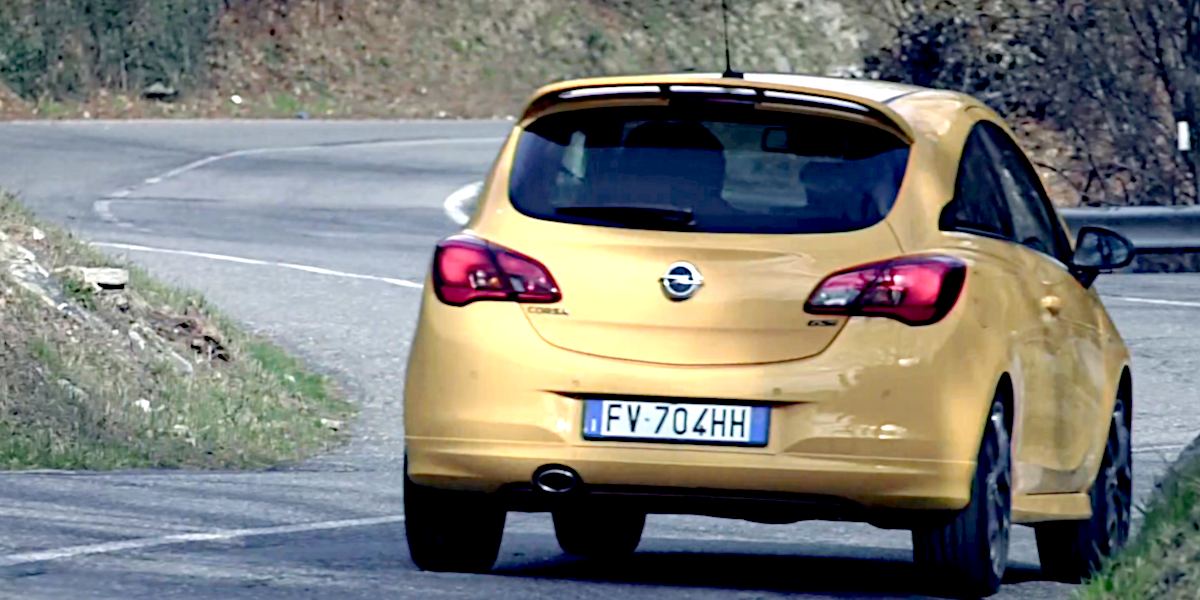 La Opel Corsa GSi in prova tra i tornanti