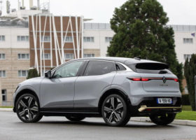Nuova Renault Megane E-Tech, cosa dicono le prove su strada