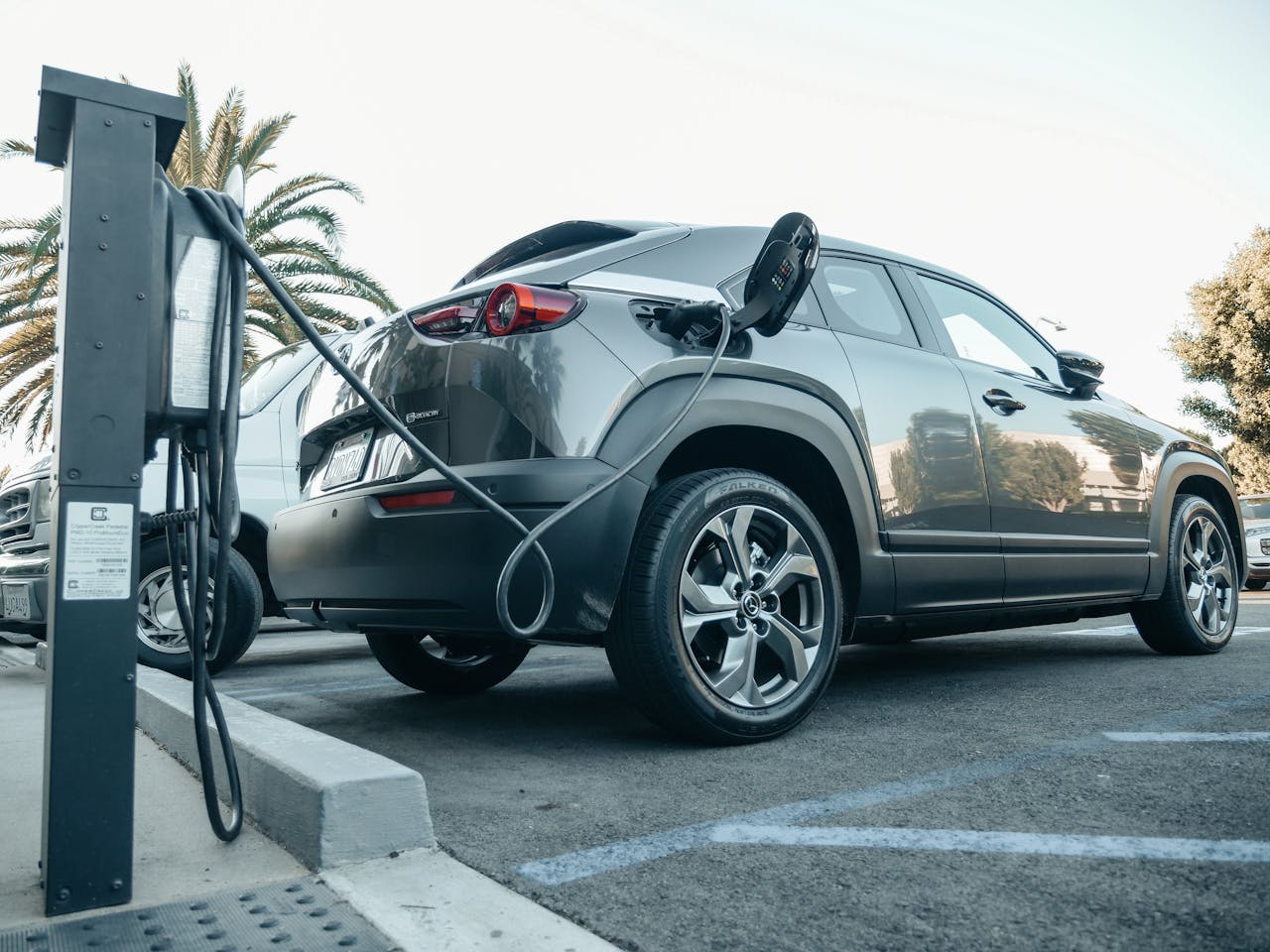 Auto elettriche con noleggio a lungo termine: quando e perché si rivelano una scelta vantaggiosa
